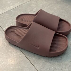 Nike size 8 purple slide